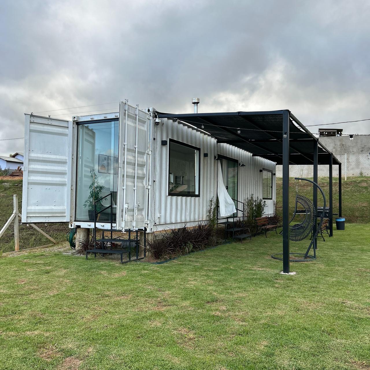 Paisagem natural de Ibiúna com Represa e montanhas ao fundo