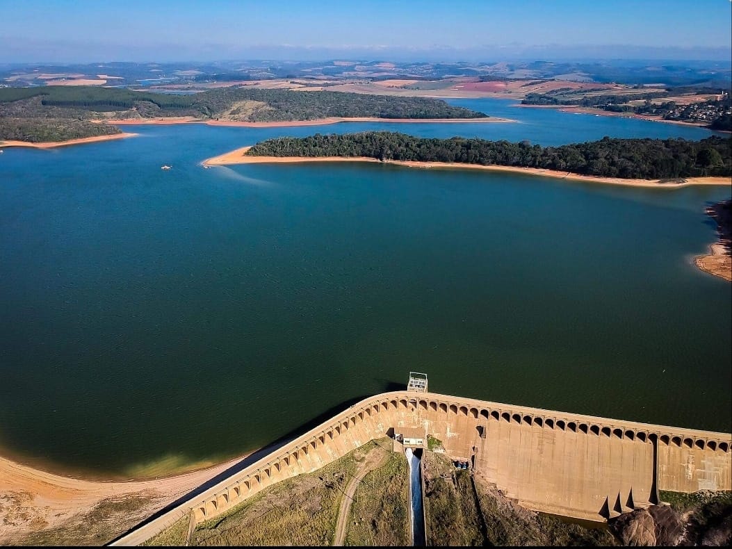 Vista panorâmica da Represa de Itupararanga